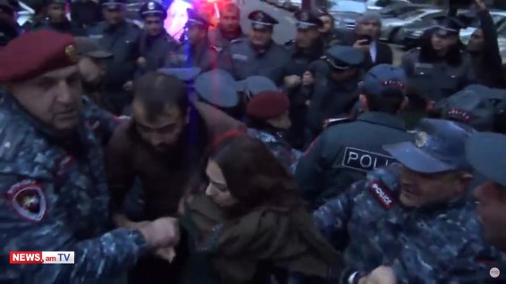 «Демократическая» власть жестко разогнала студенческий протест в Ереване