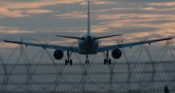 В Японии отменили более 400 авиарейсов из-за тайфуна 
