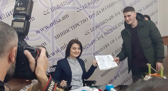 Власти Армении расширят помощь семьям, принявшим детдомовцев