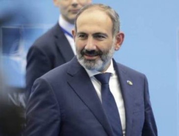Շնորհավո՛ր տոնդ, Հայոց փառապանծ, հաղթանակած բանակ․ Փաշինյան
