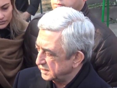 «Ուզում եք, որ ես այս լուսավոր օրը անդրադառնամ ինչ-որ հերյուրանքների՞». Սերժ Սարգսյանը՝ Փաշինյանի հայտարարության մասին