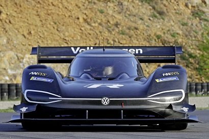 Volkswagen էլեկտրաքարը մարտահրավեր կնետի Mercedes W07 չեմպիոնական բոլիդին