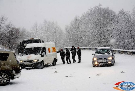 На автодороге Сотк-Карвачар спасатели вывели около 250 заблокированных автомобилей