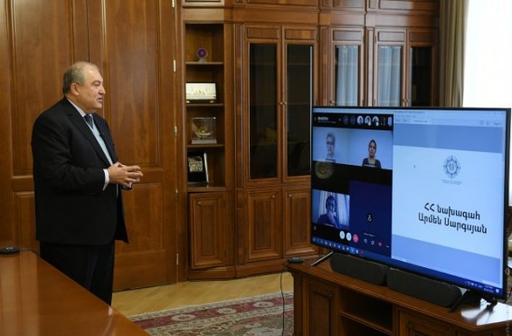 Արմեն Սարգսյանը հեռավար դասախոսել է ուսանողների համար և կորոնավիրուսի հետ կապված տնային հանձնարարել
