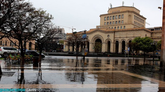 В Армении продлили срок чрезвычайного положения, ограничения для СМИ сняты