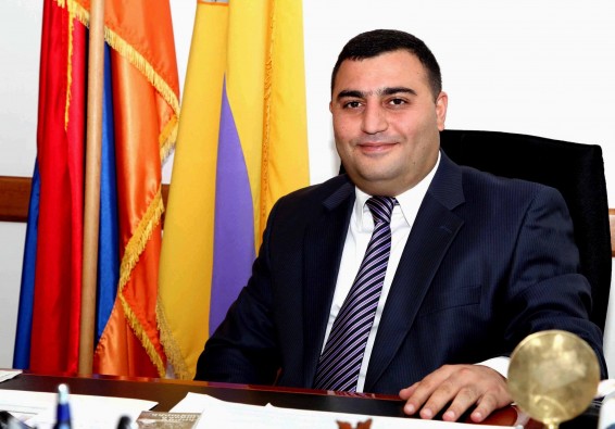 Էջմիածնի քաղաքապետը կոչ է անում իր մրցակիցներին