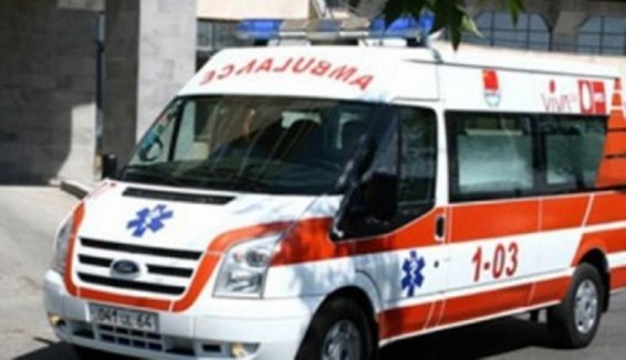 Երևան-Երասխ ճանապարհին «Կիա Սորենտո» բախվել է բետոնե սյուներին. ուղևորներից մեկը մահացել է