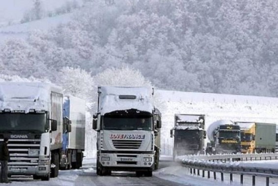 После очистительных работ автодорога Степанцминда-Ларс открыта для грузовиков