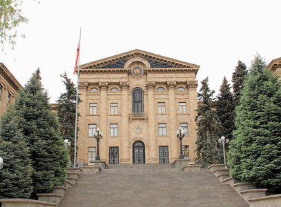 ԱԺ-ն հատուկ նիստն՝ ուղիղ. օրակարգում արտակարգ դրությունը 30 օրով երկարացնելու հարցն է