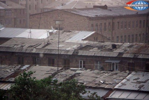 Сильный ветер нанес большой урон более десяти населенных пунктов Ширакской области