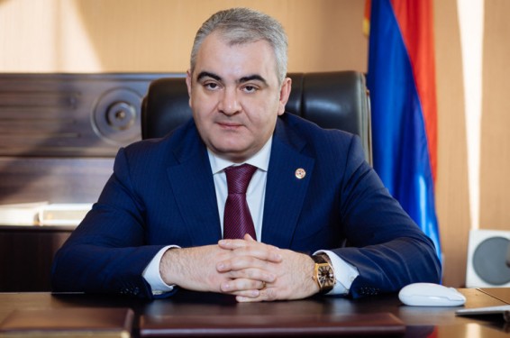 Գալուստ Սահակյանի որդուն՝ Արման Սահակյանին, մեղադրանք է առաջադրվել