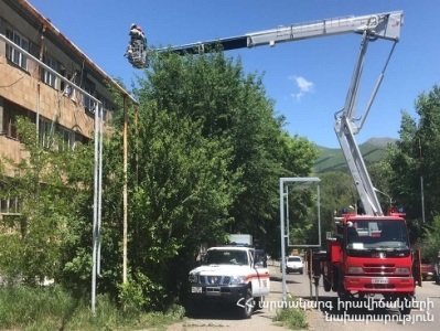 Փրկարարները հեռացրել են ճաղավանդակները