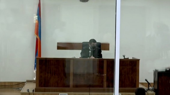 Павел Манукян подвергнут приводу – был без маски