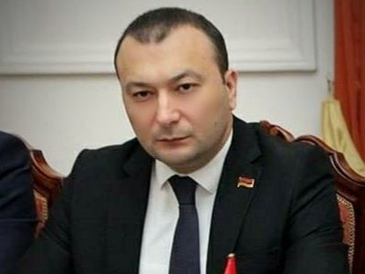 Գնացեք ձեր համար ձեր տարիքին ավելի հարմար խաղալիք գտեք ու ձեր պամպերսները պարբերաբար փոխեք. Էնֆիաջյան