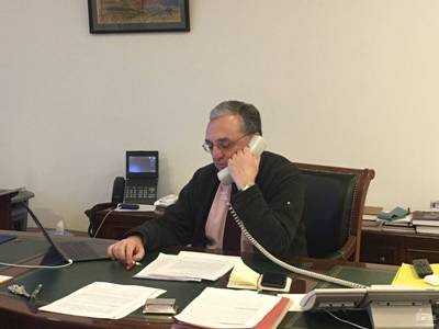 Զոհրաբ Մնացականյանը հեռախոսազրույց է ունեցել կանադացի իր գործընկերոջ հետ