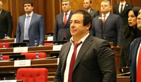 Գագիկ Ծառուկյանի կալանքի միջնորդության քննությունը հետաձգվեց