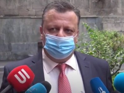 Հրապարակը հավաքեք, Հին Հռոմի նման բութ մատը վերեւ կամ ներքեւ, որ իմանան՝ ներե՞ն, թե՞ պատժեն այդ մարդուն. դատավոր Ազարյան