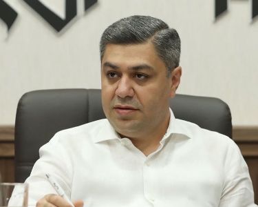 «Լուսավոր Հայաստանն» ապացուցեց, որ պետության սահմանադրական կարգը տապալած անձի կցորդ է». Արթուր Վանեցյան. Pastifno.am