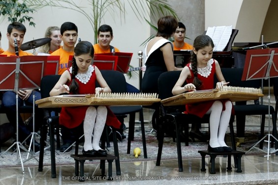 Video. Համյանքային երաժշտական և արվեստի դպրոցներն ապահովվել են երաժշտական նոր գործիքներով