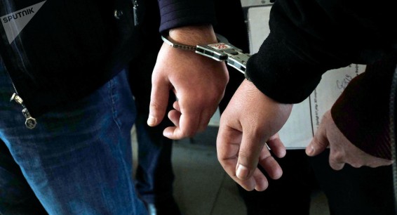 В Ереване молодые мужчины напали на полицейских – заведено дело