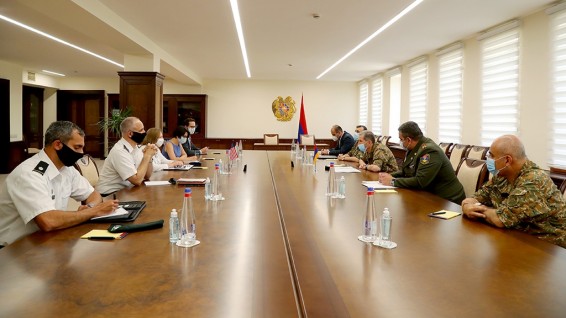 ԶՈՒ ԳՇ պետ Օնիկ Գասպարյանն ընդունել է ԱՄՆ դեսպանին