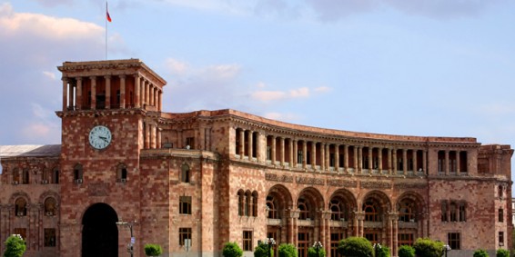 Այնպիսի տեղեր են առաջարկում, որ գյուղացին երկու օր կգնա, կհիասթափվի, կգնա տուն. Գյուղմթերքի տոնավաճառի աշխատող