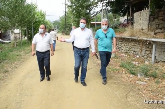 Հակառակորդի հրետակոծության հետևանքով սահմանամերձ գյուղերի շուրջ 100 վնասված շինությունների վերականգման աշխատանքներն ակտիվորեն շարունակվում են. Տավուշի մարզպետ (տեսանյութ)