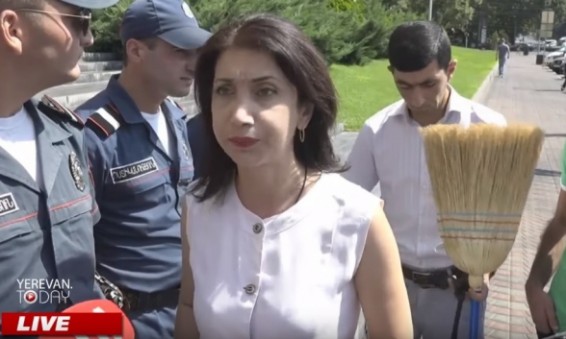 Սոնա Աղեկյանը բերման ենթարկվեց