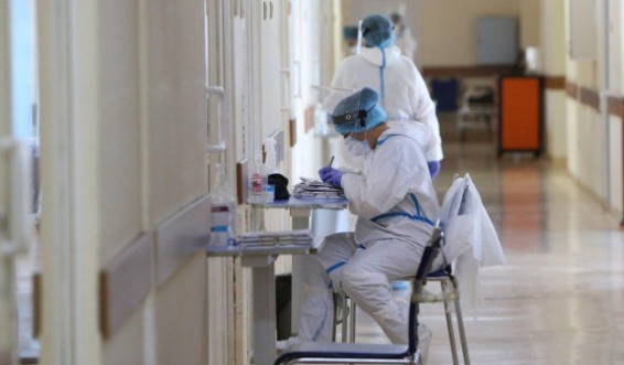 От коронавируса в Армении накануне скончалось двое мужчин и женщина. Минздрав представил детали