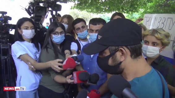 Очередная акция протеста желающих уехать в Россию: Нас подталкивают к самоубийству