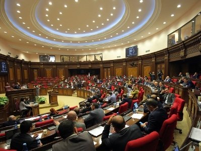 Այսուհետ ԱԺ ամբիոնից ելույթ կունենան դիմակով