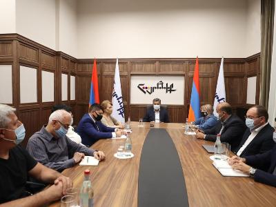«Հայրենիք» կուսակցությունում քննարկվել են հոկտեմբերի 8-ին սպասվող հանրահավաքի հետ կապված հարցեր