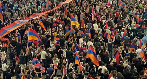 В Лос-Анджелесе прошла многотысячная акция протеста против действий Турции и Азербайджана