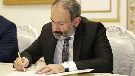 Փաշինյանը Արդարադատության փոխնախարարին ազատել է աշխատանքային պարտականությունների կատարումից. նա կամավորագրվել է