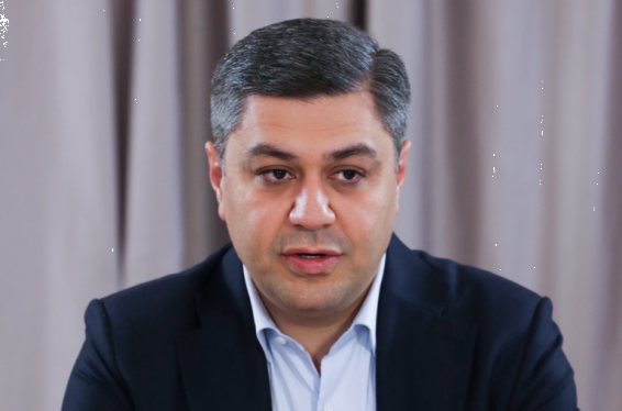 «Հայրենիք» կուսակցության ղեկավար Արթուր Վանեցյանը հրավիրվել, ներկայացել է ԱԱԾ քննչական դեպարտամենտ և ձերբակալվել. պաշտպաններ