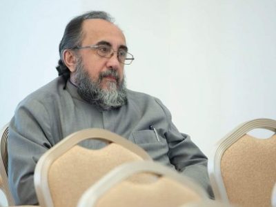 Այդ մարդը հոգեկան հիվանդ է, ուժայինները պետք է խաղաղ հեռացնեն նրան. Շիրակի թեմի առաջնորդ.News.am