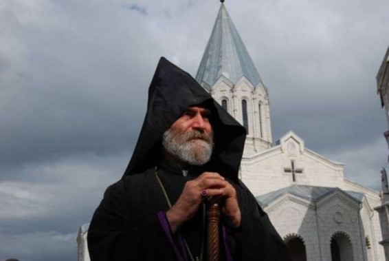 Պարգև Սրբազանը վիրահատվել է