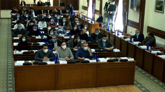 Երևանի ավագանու երկու անդամ լքեց «Իմ քայլը» խմբակցությունը