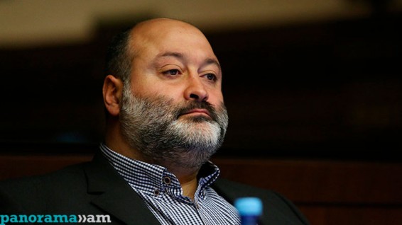 Վարազդատ Կարապետյանը վայր է դնում պատգամավորական մանդատը