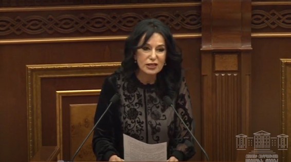 Զինծառայողների ծնողներ կան, որ չեչեն հեղինակությունների են փորձում դիմել, որպեսզի իրենց երեխաներին հետ բերեն. Նաիրա Զոհրաբյան