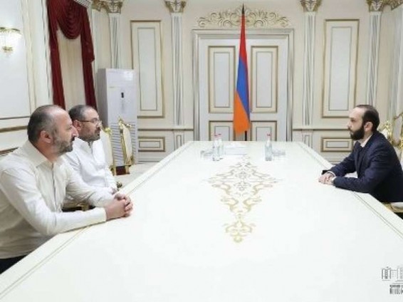 Արարատ Միրզոյանը հանդիպել է ՔՈ կուսակցության ներկայացուցիչներին