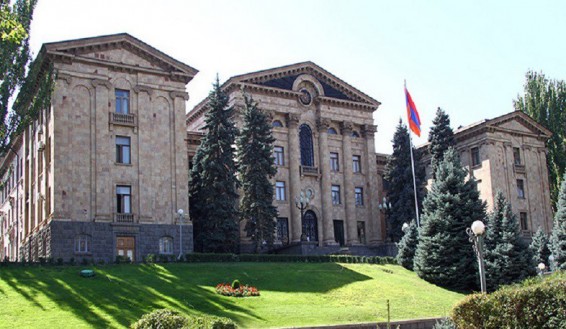 ԱԺ աշխատակիցները վարձատրվել են «13-րդ աշխատավարձով»