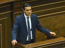 Մեր պետության գործադիր իշխանության բարձագույն մարմինը պարտավոր է հանրությանն ու հատկապես սահմանային բնակավայրերի բնակիչներին տրամադրել պատշաճ բացատրություններ