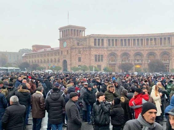 Վաղը ժամը 10:00-ից կառավարության շենքի բոլոր մուտքերը շրջափակվելու են. Գեղամ Մանուկյան