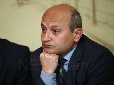Դատարանը Ստյոպա Սաֆարյանին պարտավորեցրել է ներողություն խնդրել լրագրողից եւ վճարել 600. 000 դրամ