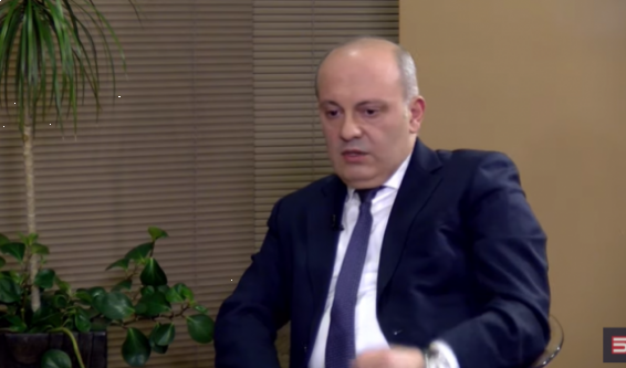 Օնիկ Գասպարյանն առաջարկում էր դադարեցնել պատերազմական գործողությունները, նույն կարծիքին էր նաև Դավիթ Տոնոյանը. Համբարձումյան