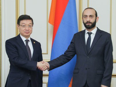 ՀՀ-ի և Ադրբեջանի գործընկեր երկրները պետք է ջանքեր ուղղեն գերիների վերադարձի ուղղությամբ.Ա.Միրզոյանը Ղազախստանի դեսպանին