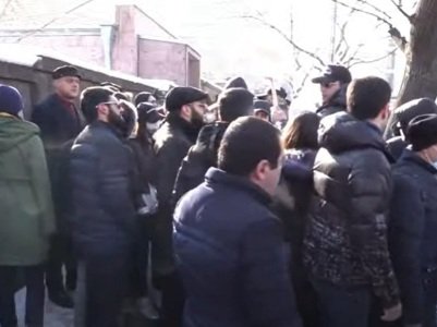 Փաշինյանի թիմը, որպես ԲԴԽ անդամ՝ առաջադրում է հնարավոր ամենանախկին, ամենակոռումպացված դատավորին. Ակցիայի մասնակից