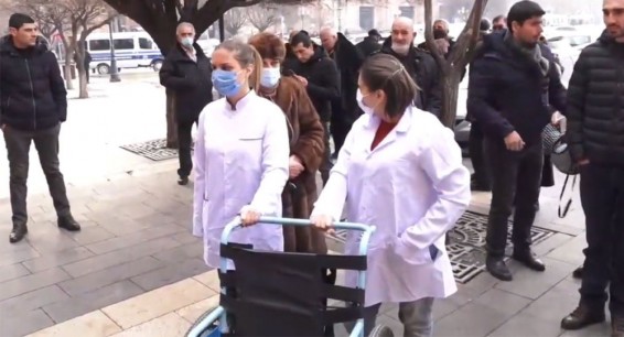 Мы пришли за нашим больным – молодежное крыло АРФД провело акцию у здания правительства