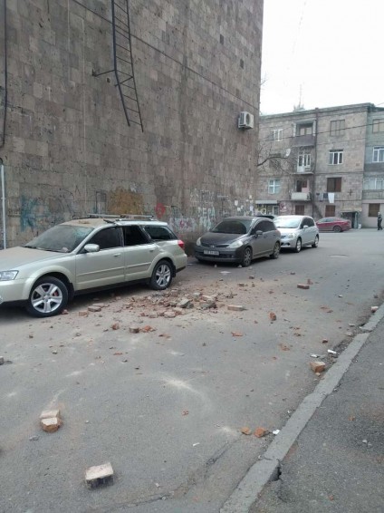 Արաբկիր վարչական շրջանում երկրաշարժի հետևանքով մեքենա է վնասվել